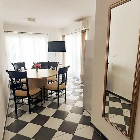 Rosa Mirca Apartment *